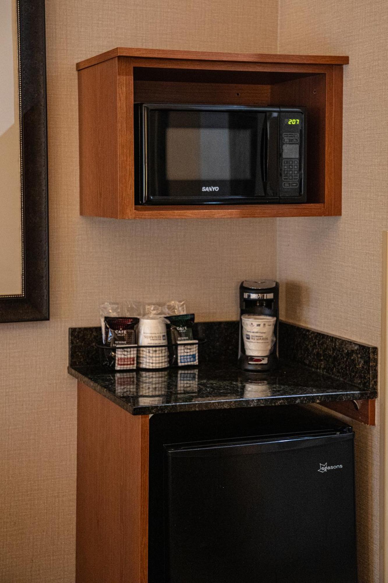 Best Western University Inn And Suites Forest Grove Exteriör bild